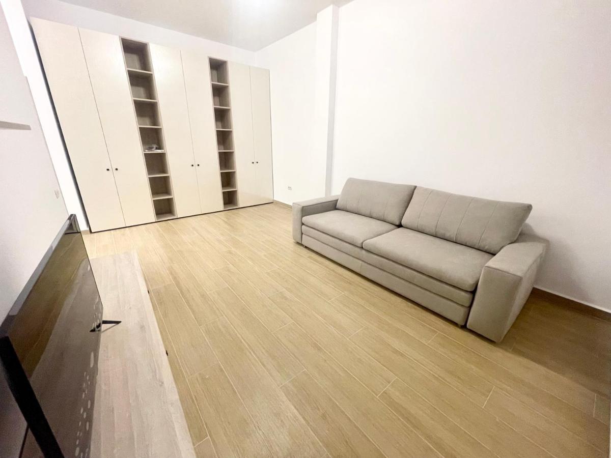 Adress P4 Apartment *