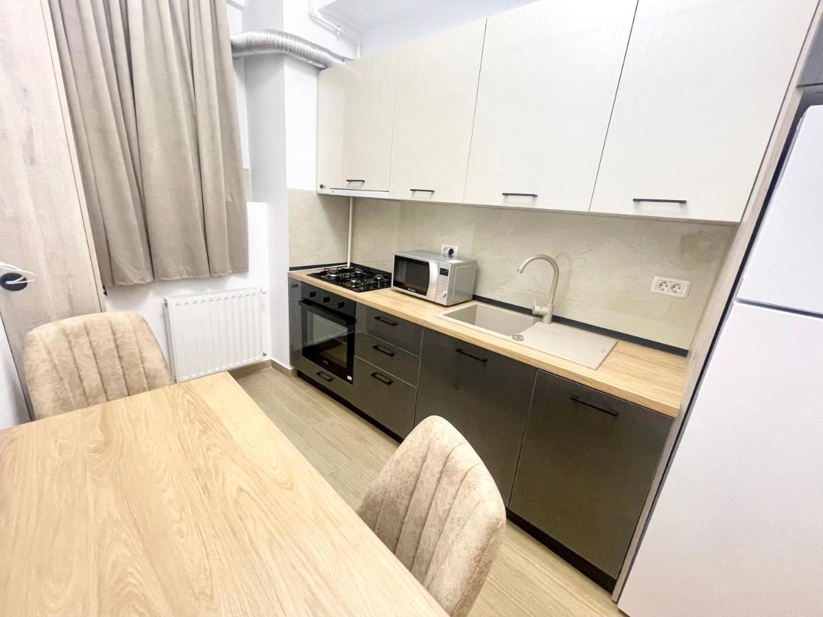 Apartment Adress P4 *